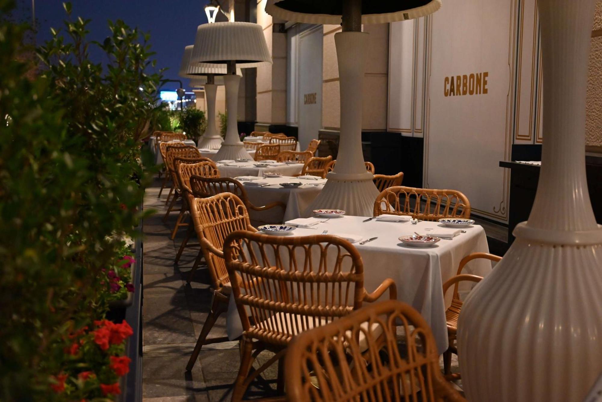 Mansard Riyadh, A Radisson Collection Hotel Exteriör bild The restaurant's terrace