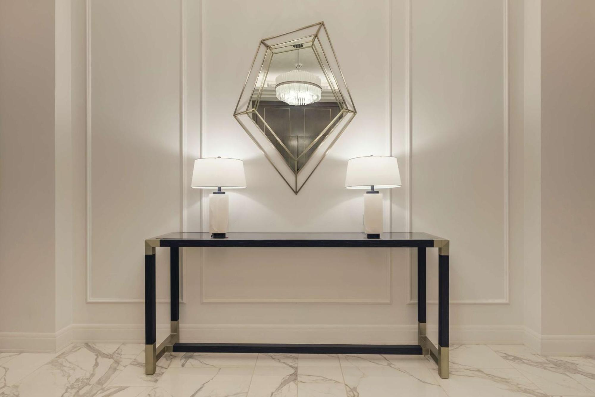 Mansard Riyadh, A Radisson Collection Hotel Exteriör bild A console table