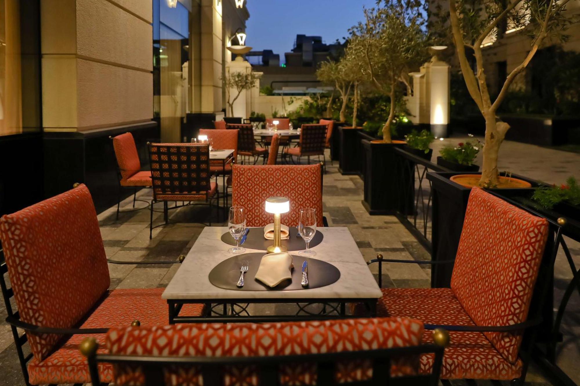 Mansard Riyadh, A Radisson Collection Hotel Exteriör bild The Westin Cairo