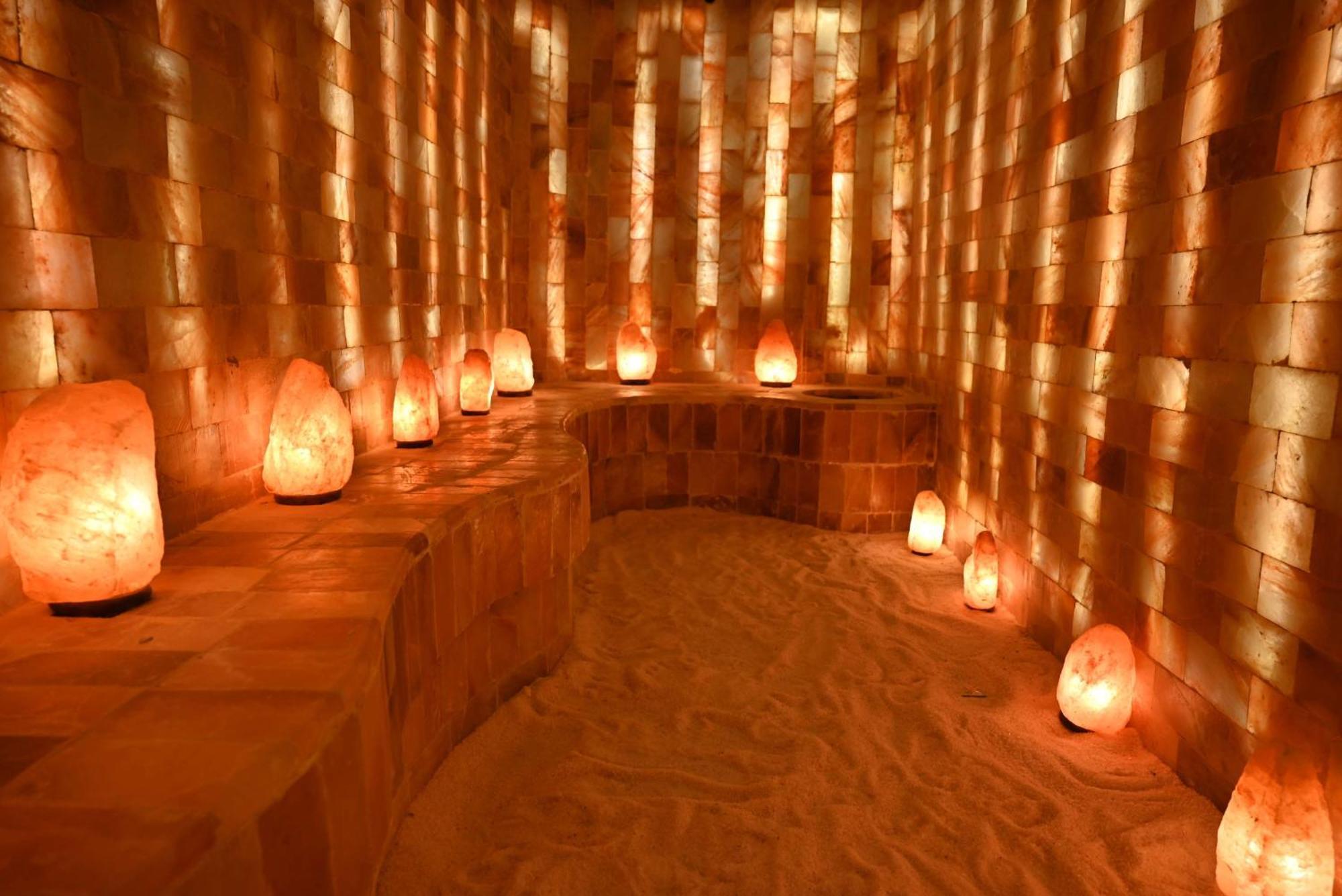 Mansard Riyadh, A Radisson Collection Hotel Exteriör bild Himalayan salt cave