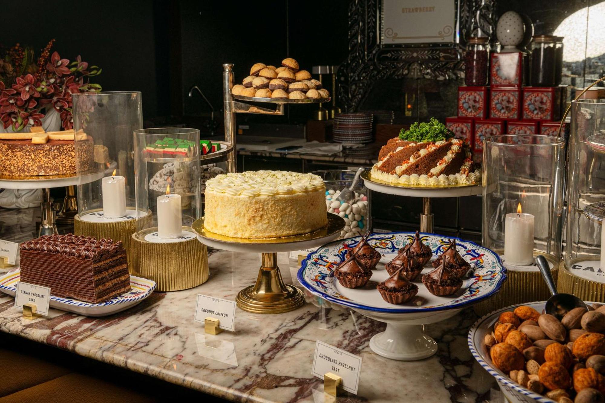 Mansard Riyadh, A Radisson Collection Hotel Exteriör bild A dessert buffet